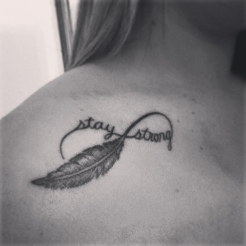 tatouage infinity stay strong