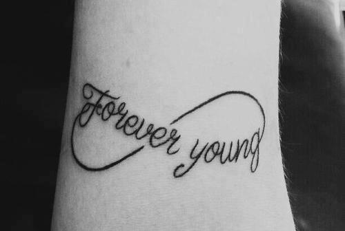 tatouage infinity young