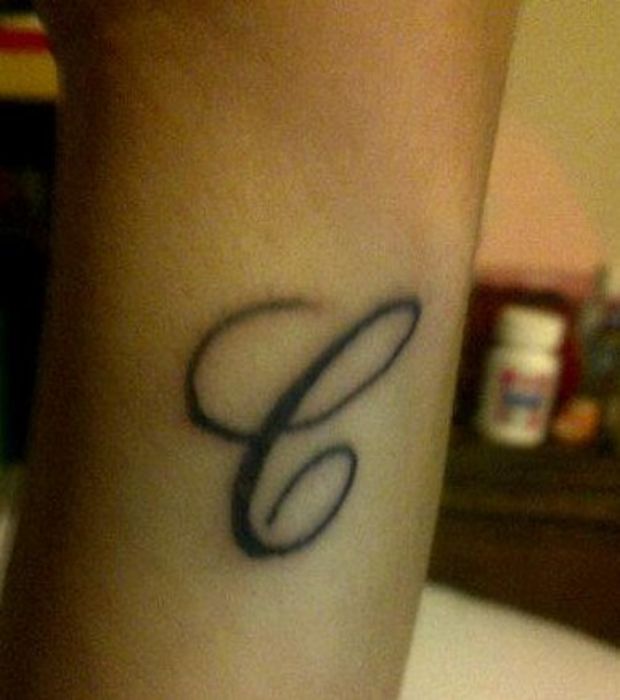 tatouage initiale a et c