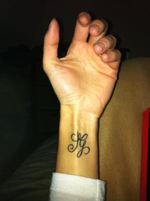 tatouage initiale c et g