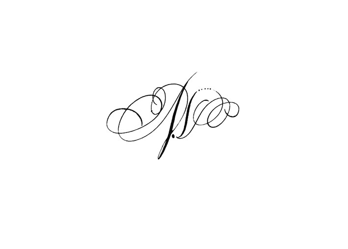 tatouage initiale calligraphie
