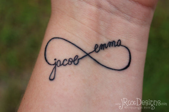 tatouage initiale de prénom