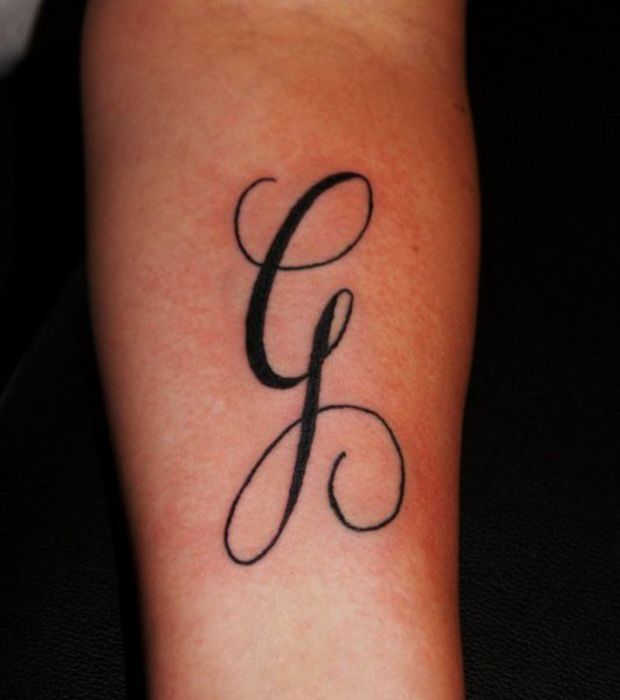 tatouage initiale g
