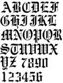 tatouage initiale gothique