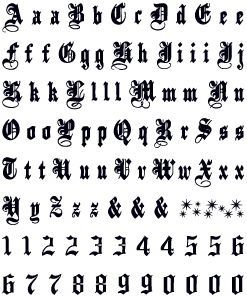 tatouage initiale gothique