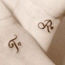 tatouage initiale i
