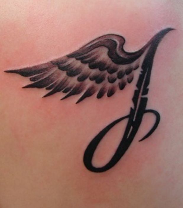 tatouage initiale j