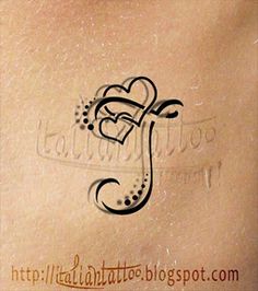 tatouage initiale j
