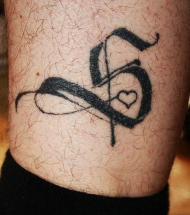 tatouage initiale l et s