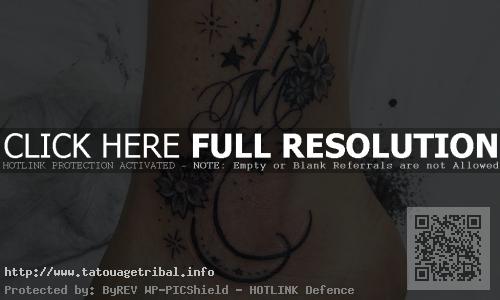 tatouage initiale mollet