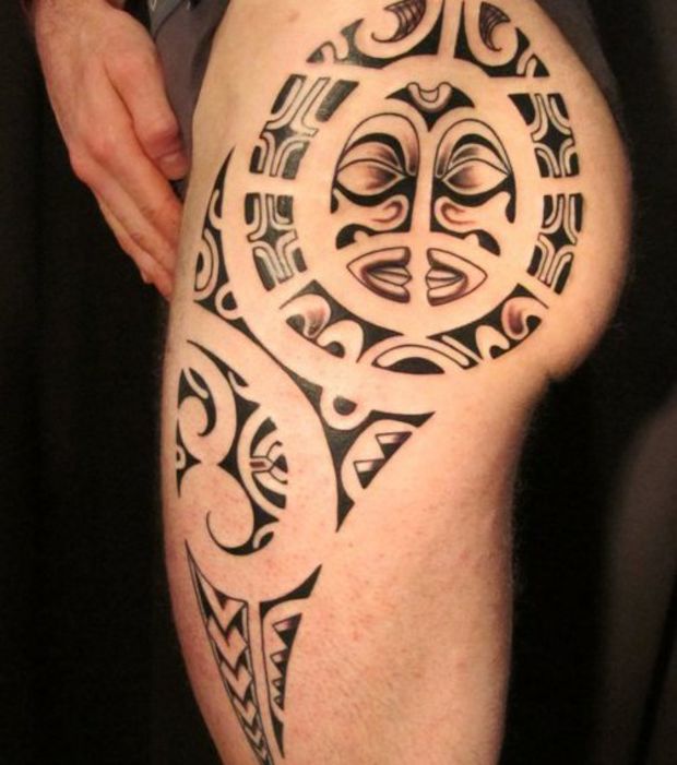 tatouage jambe homme polynésien