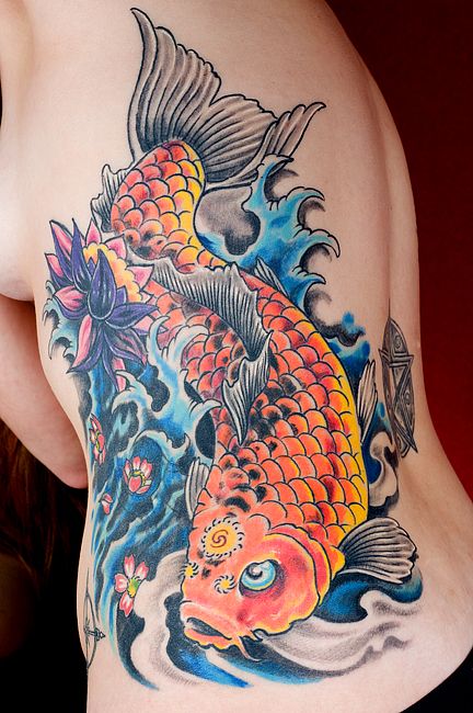 tatouage japonais de poisson koi