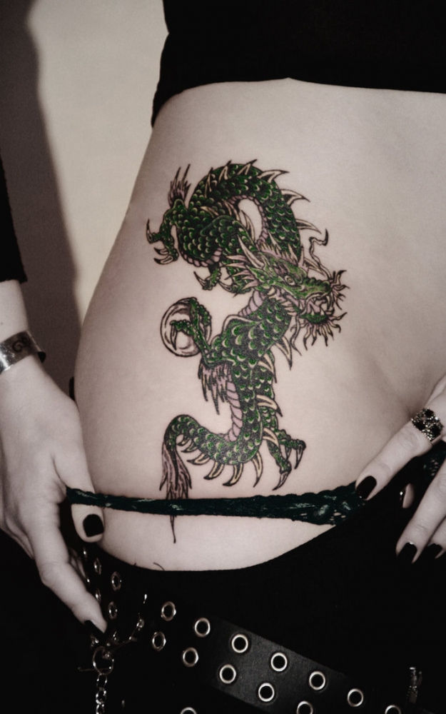 tatouage japonais hanche