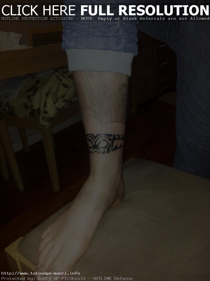 tatouage mollet bracelet tribal