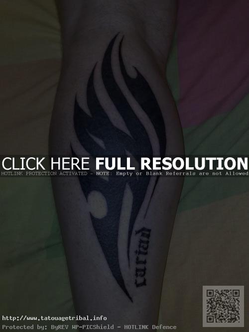 tatouage mollet homme prenom