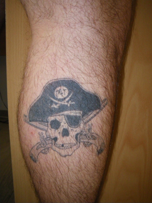 tatouage mollet poil