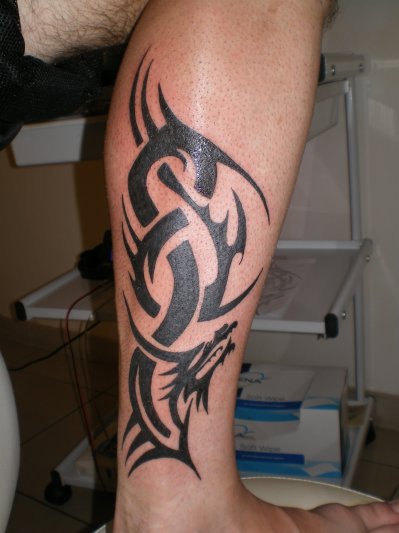 tatouage mollet tribal