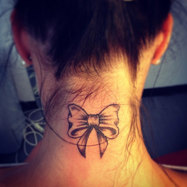 tatouage noeud coté