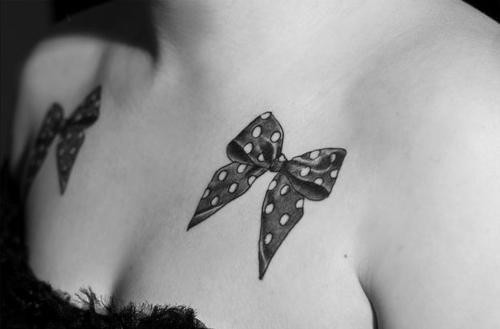 tatouage noeud coté