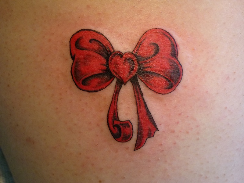 tatouage noeud couleur