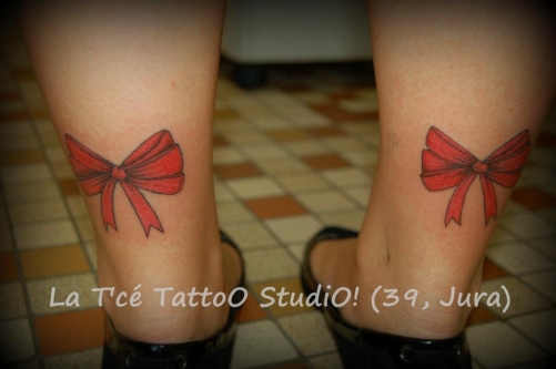 tatouage noeud couleur