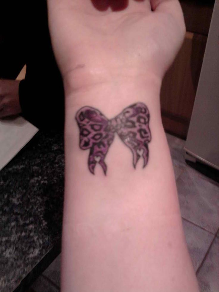 tatouage noeud couleur