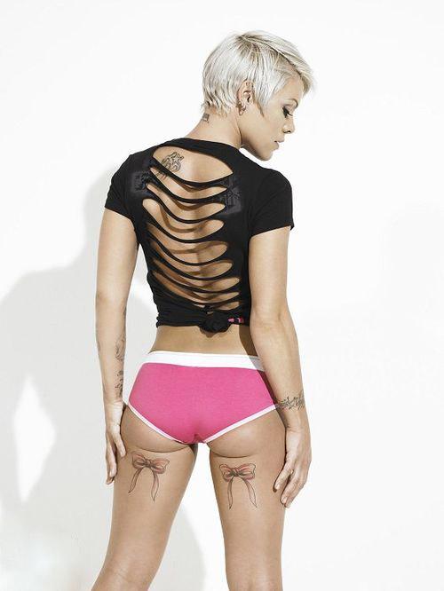 tatouage noeud derriere la cuisse