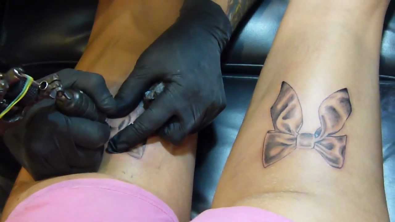 tatouage noeud derriere la cuisse