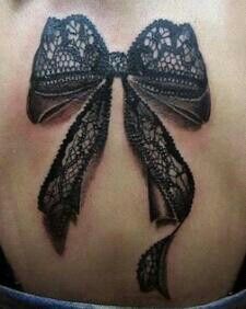 tatouage noeud en dentelle