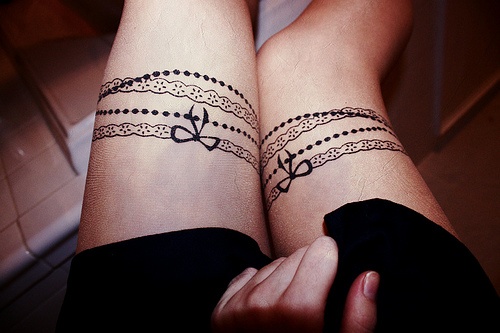 tatouage noeud infini