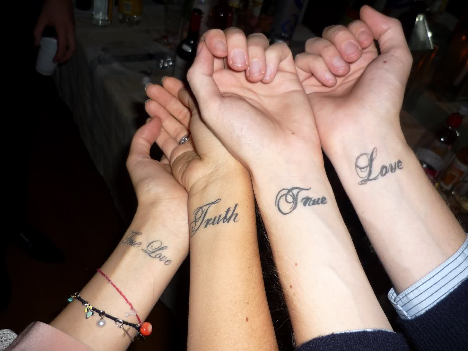 tatouage noeud kenza