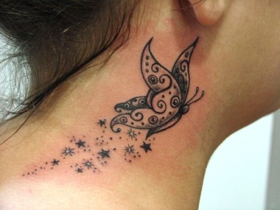 tatouage nuque femme papillon
