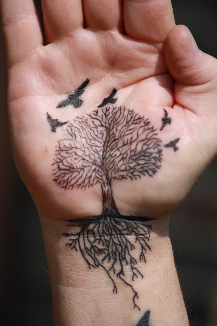 tatouage oiseau arbre