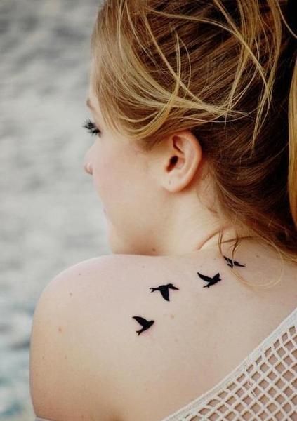 tatouage oiseau discret