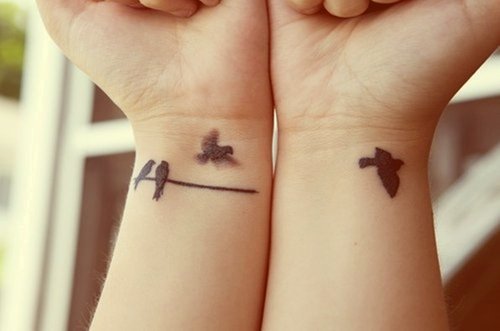 tatouage oiseau discret