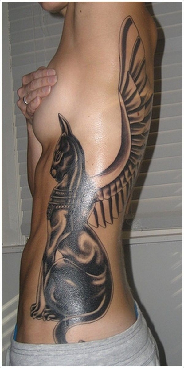 tatouage oiseau egyptien