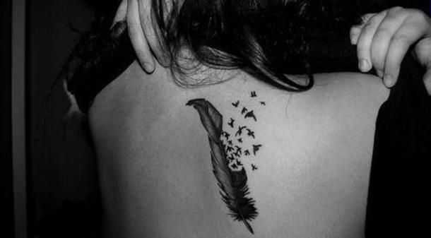 tatouage oiseau flanc