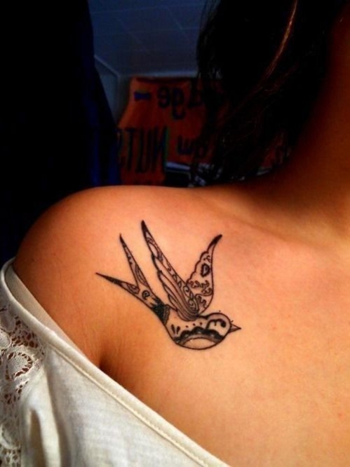 tatouage oiseau musique