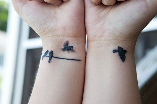 tatouage oiseau sur branche