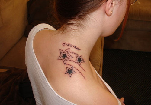 tatouage omoplate etoile