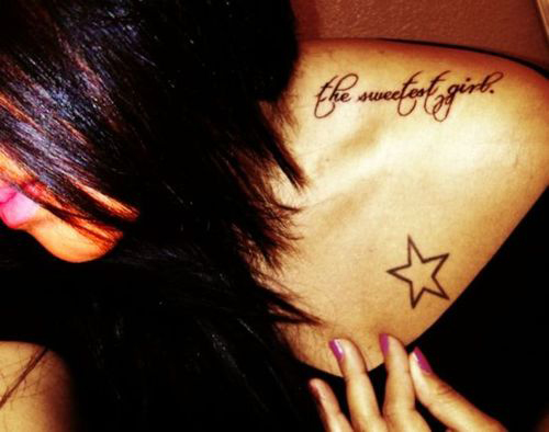 tatouage omoplate etoile
