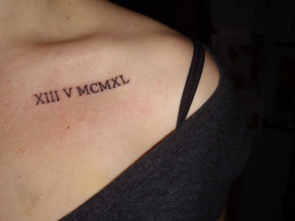 tatouage omoplate femme ecriture