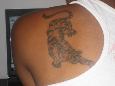 tatouage omoplate gauche