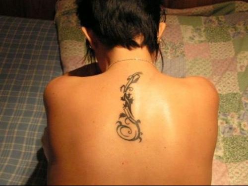 tatouage omoplate peridurale