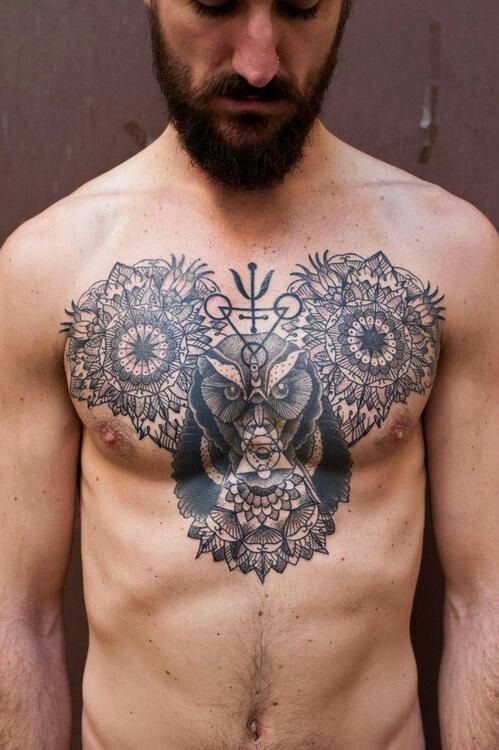 tatouage pectoraux ailes
