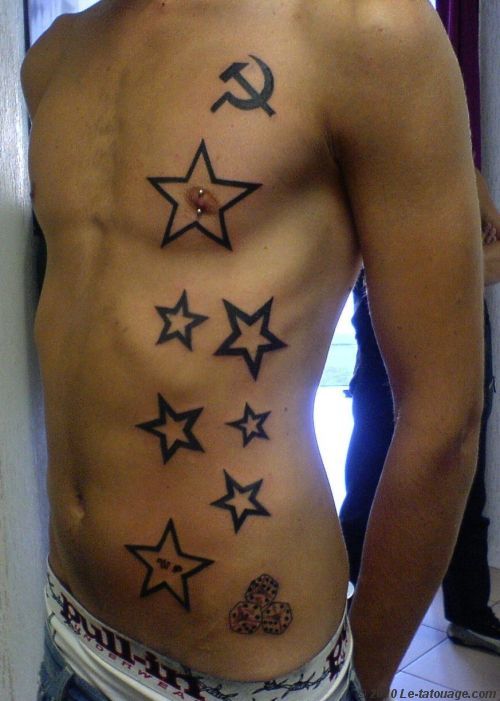 tatouage pectoraux etoile