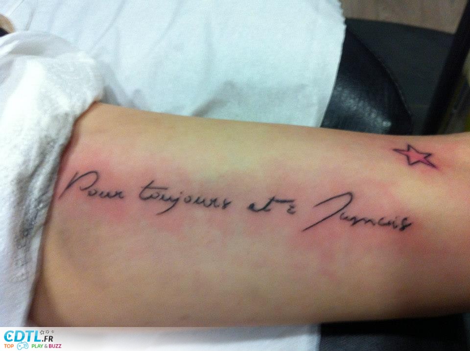 tatouage phrase amour