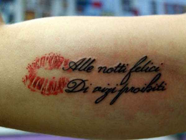 tatouage phrase amour italien