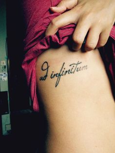 tatouage phrase latin