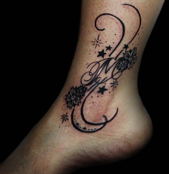 tatouage pied cheville ecriture
